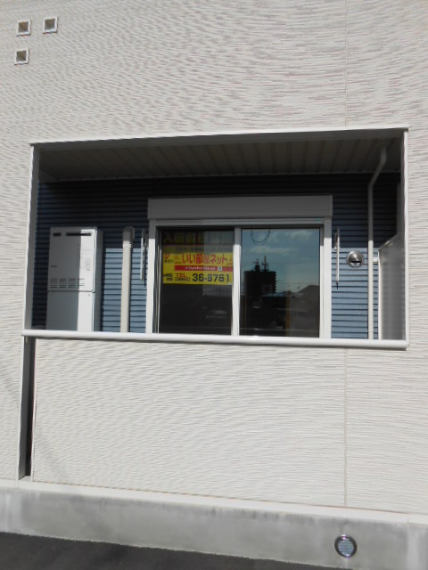 Balcony. South roof ・ Wide balcony ・ Security shutters shutters equipped