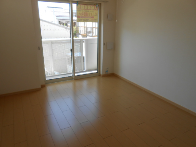 Living and room. South room (Western-style room 7.2 tatami mats) ・ Air-conditioned