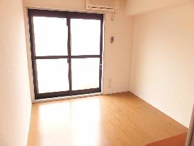 Living and room. Specifications may vary depending on the room