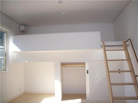 Living and room. It is popular with loft!