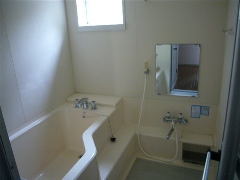 Bath. Spacious tub is the "Uri".