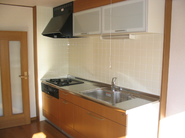 Kitchen. 3-burner stove