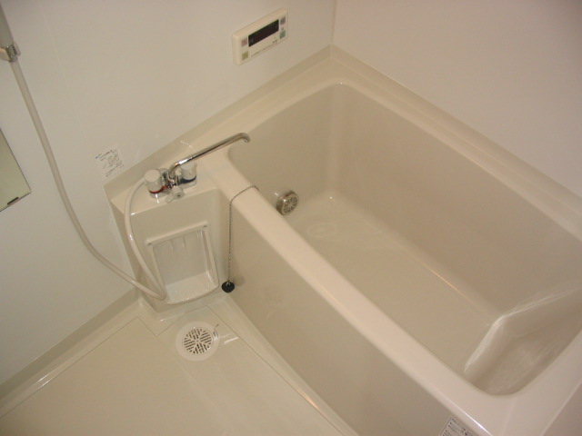 Bath. Tub with reheating