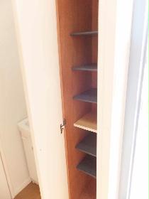 Entrance. Shoe box