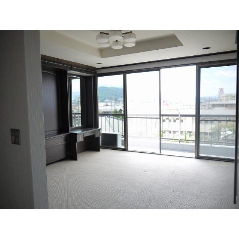 Living and room