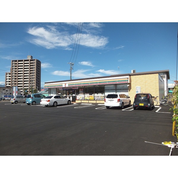 Convenience store. 250m to Seven-Eleven Matsumoto Futaba store (convenience store)