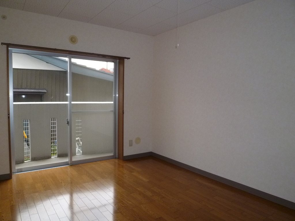 Living and room. The same type of room (No. 103 room)