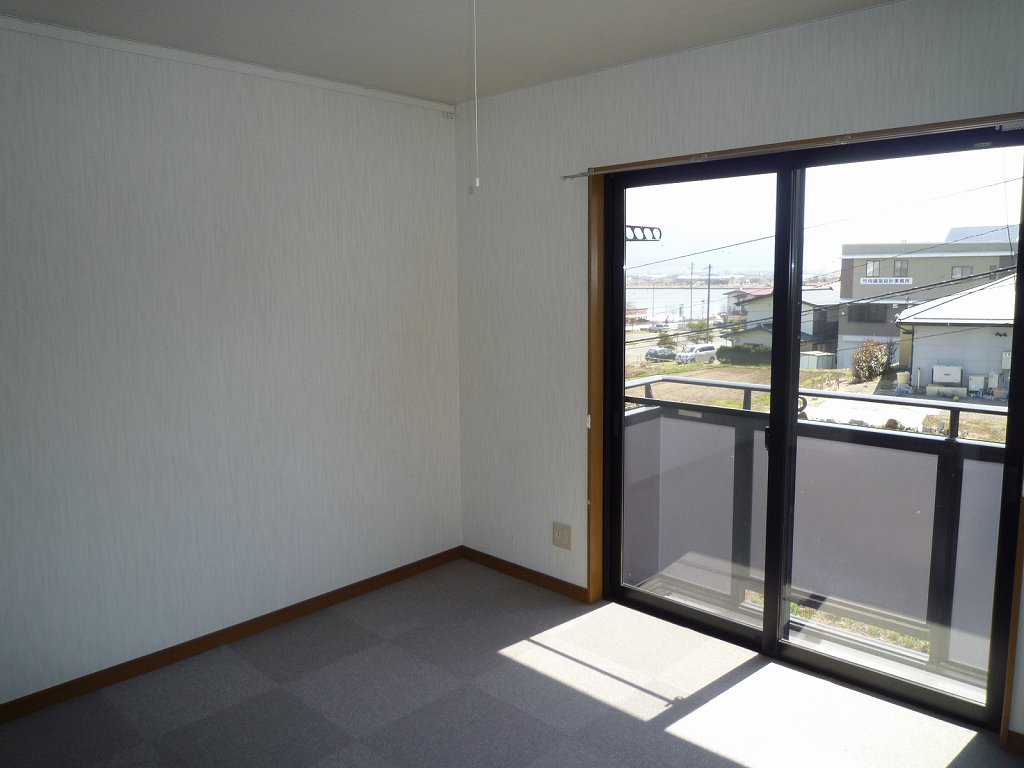 Living and room. The same type of room (No. 202 room)