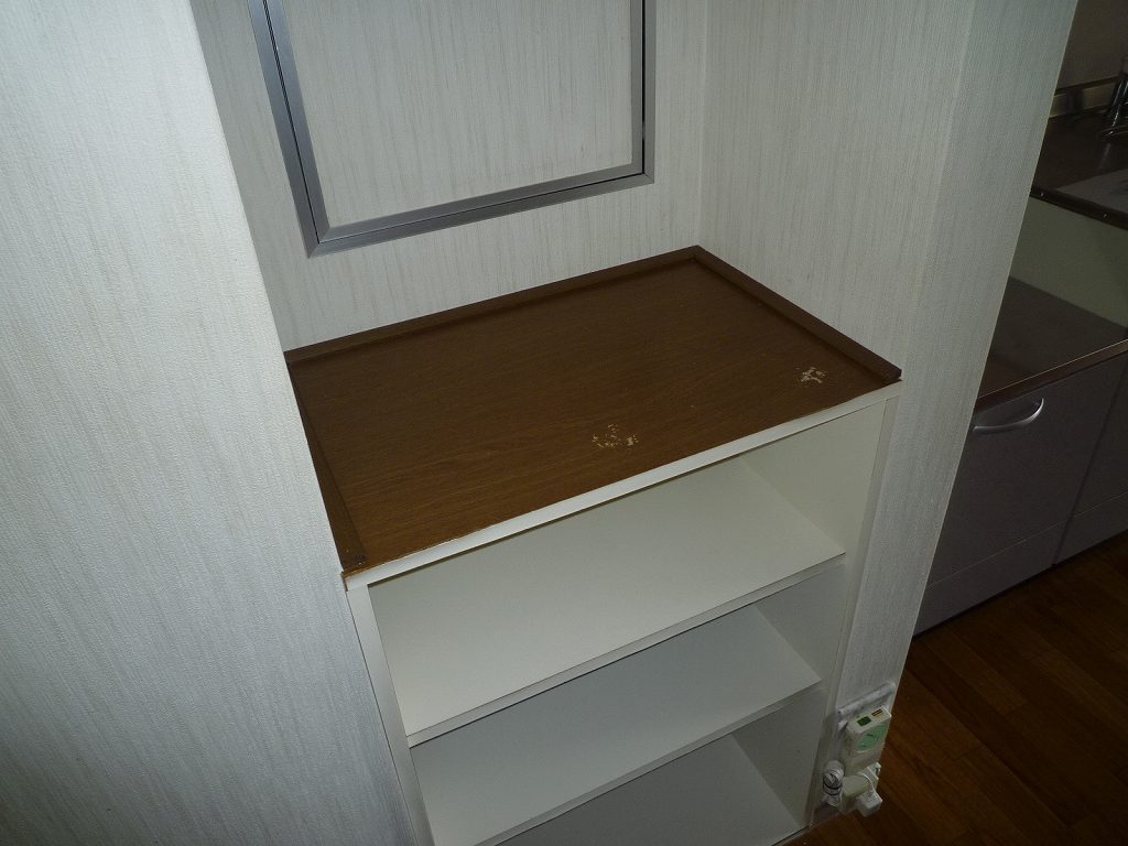 Entrance. The same type of room (No. 202 room)