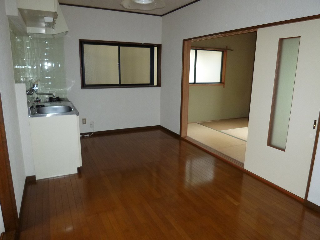 Living and room. ※ 102, Room