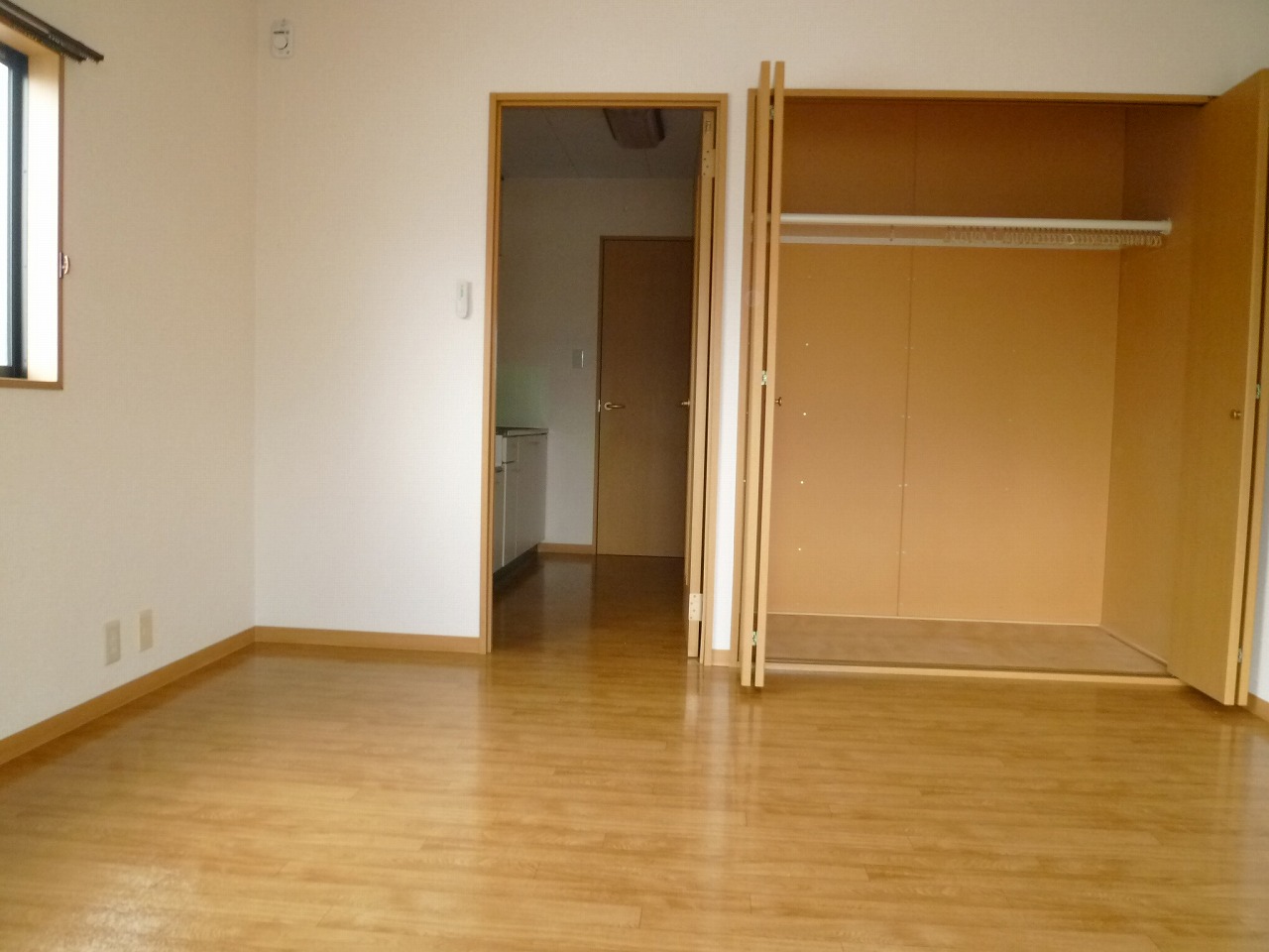 Receipt. The same type of room (No. 301 room)