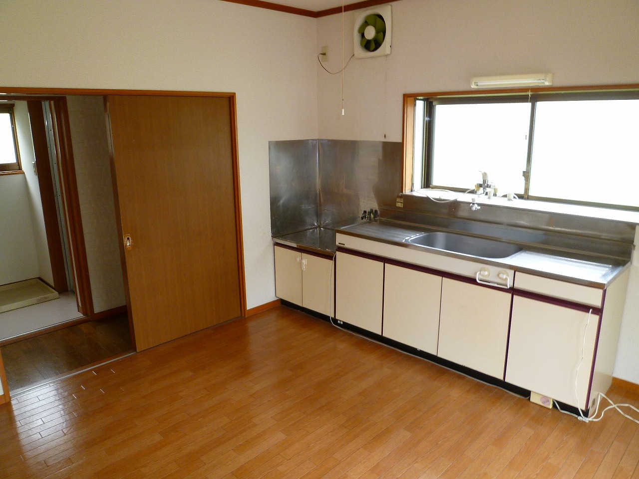 Kitchen. ※ Inverted type