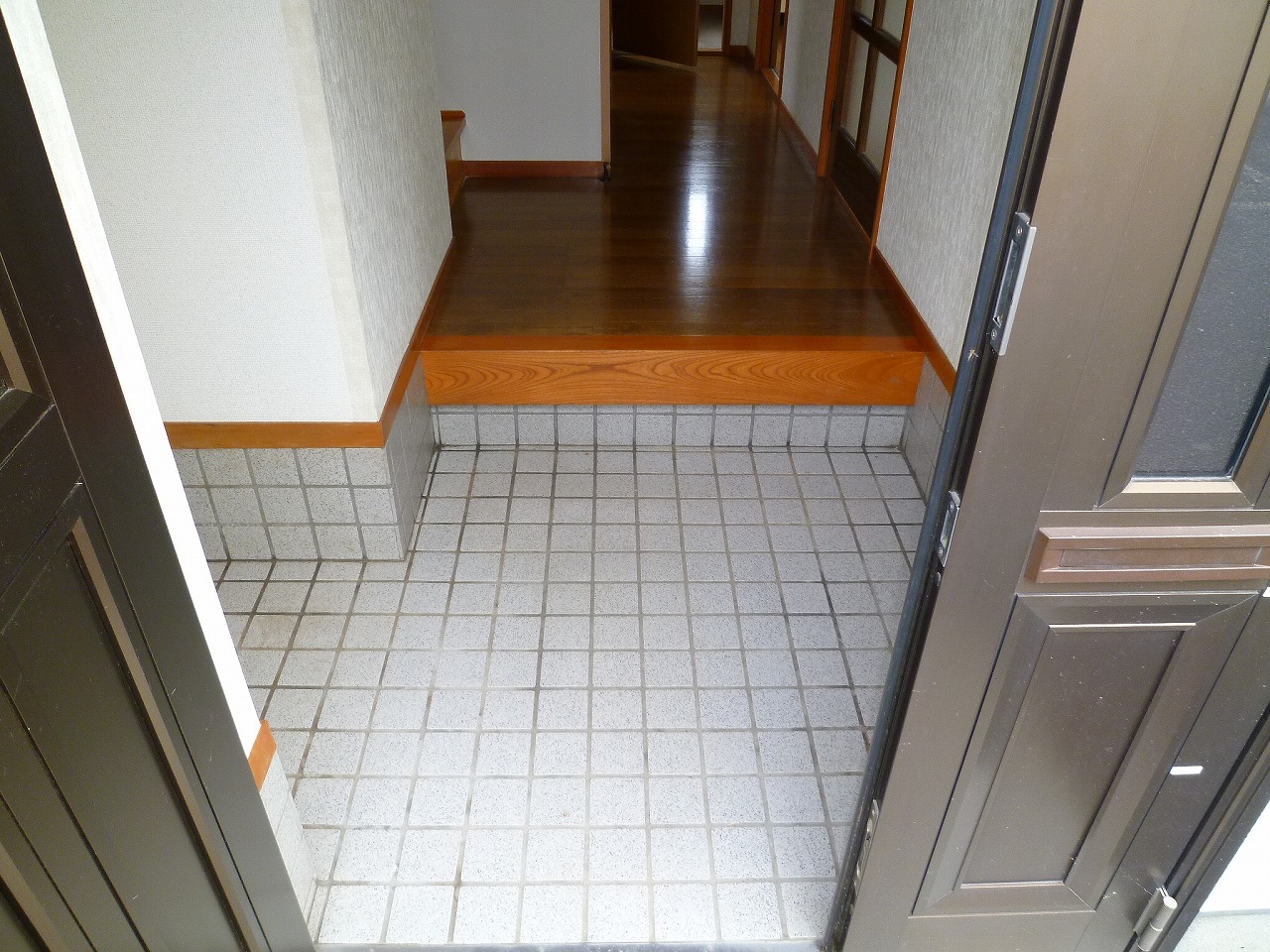 Entrance. ※ Inverted type