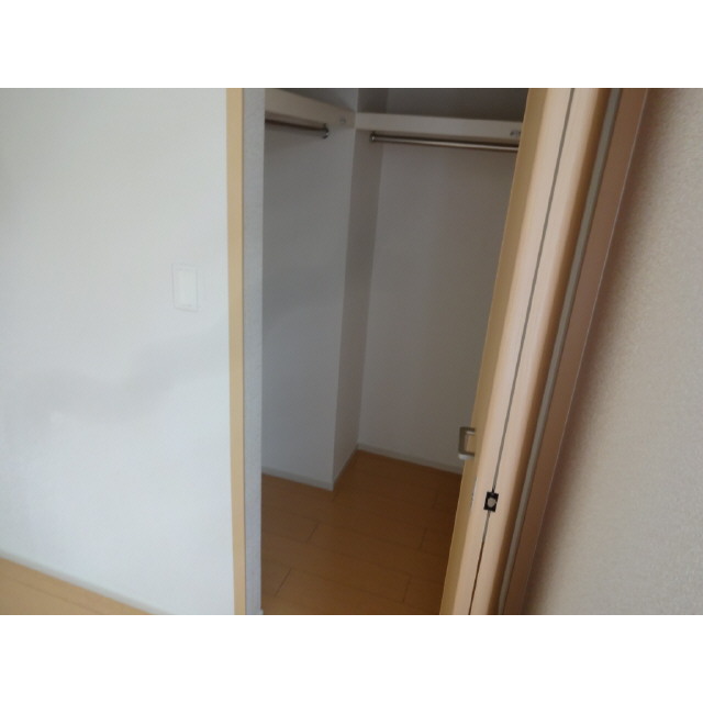 Receipt. Walk-in closet