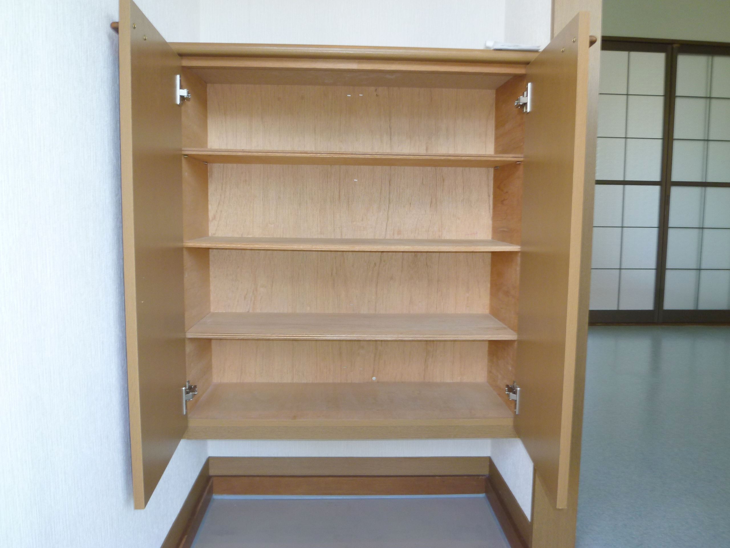 Other room space. Shoe box