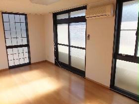 Living and room. Furniture and specifications may vary in part by the room