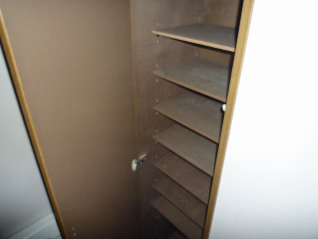 Receipt. The same type of room (302 Room No.)