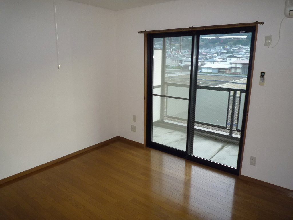 Living and room. The same type of room (302 Room No.)