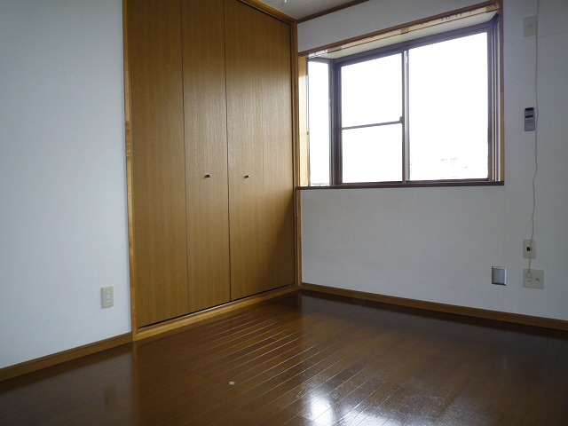 Living and room. The photograph is a Room 101