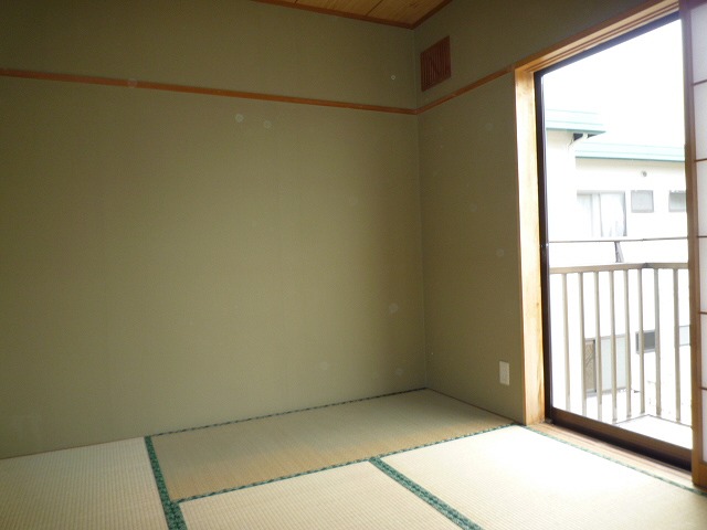 Living and room. The photograph is a Room 101