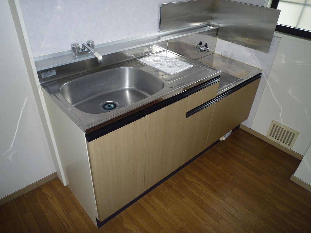 Kitchen. The same type of room (No. 105 room)