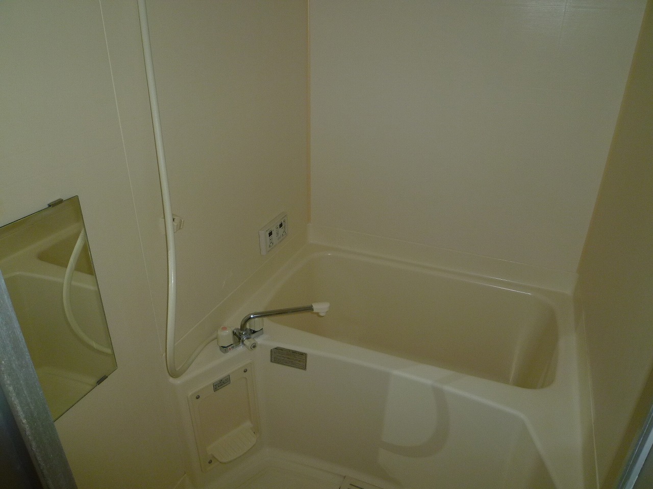 Bath. The same type of room (No. 105 room)