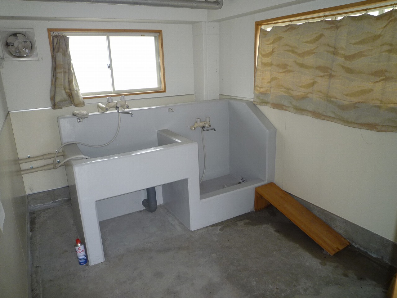 Other common areas. Grooming Room