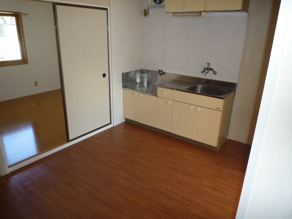 Kitchen.  ※ Room 201