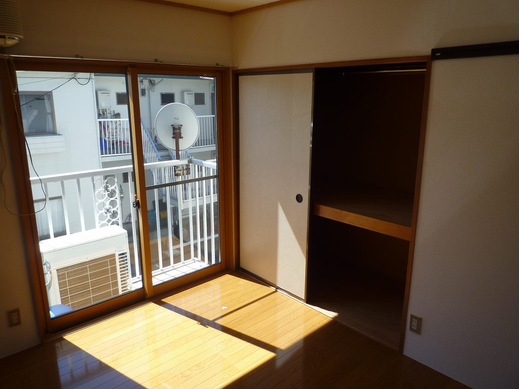 Living and room.  ※ Room 201