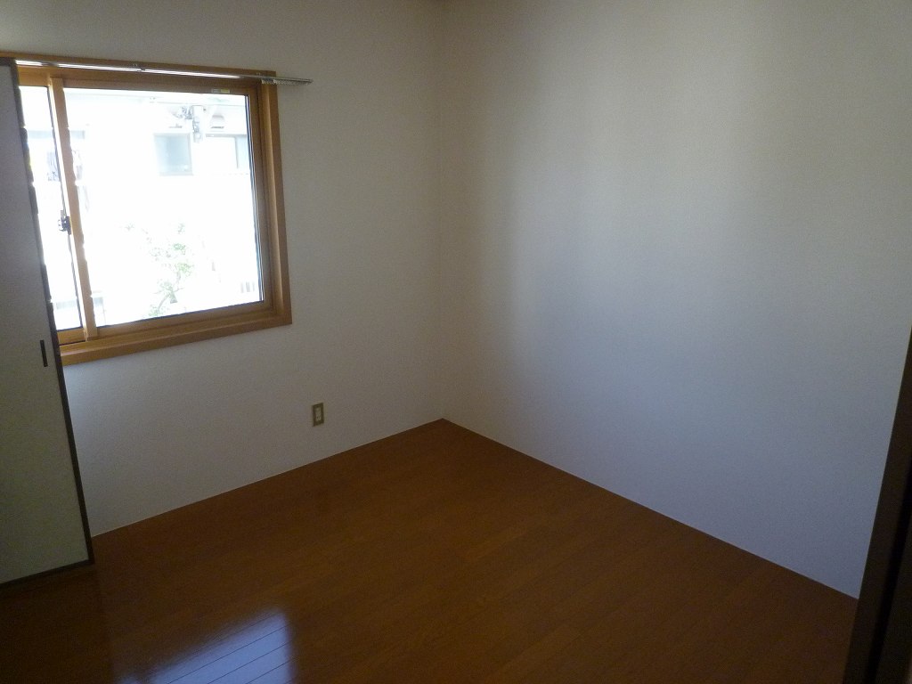 Living and room.  ※ Room 201