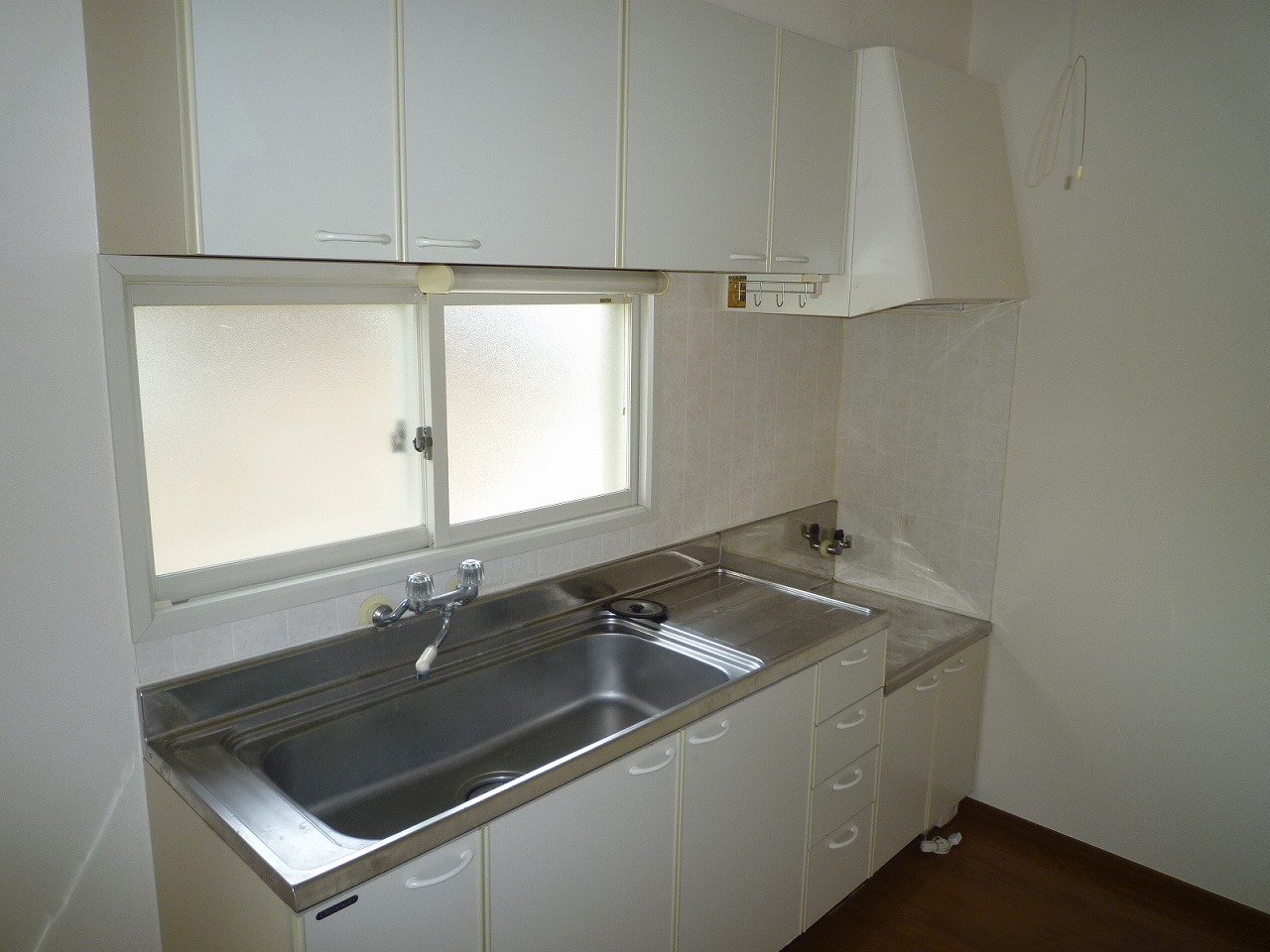 Kitchen. ※ Room 201