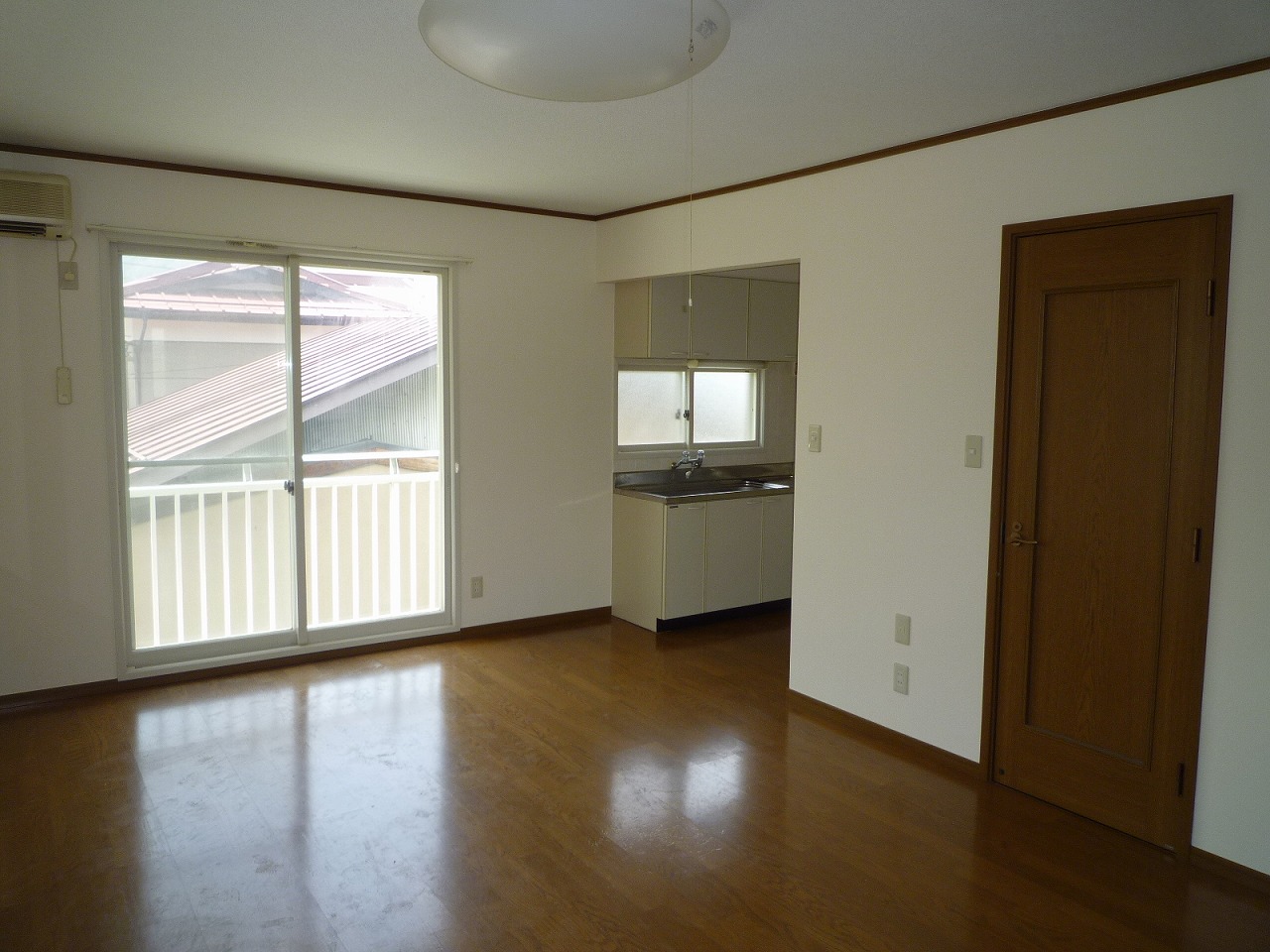 Living and room. ※ Room 201