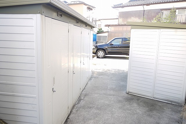 Other common areas. Outside storeroom