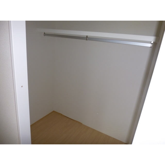 Receipt. Walk-in closet