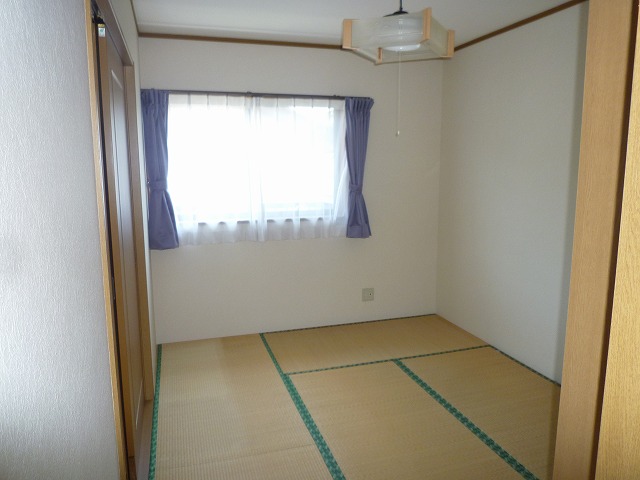 Other room space. Japanese-style room 6 tatami