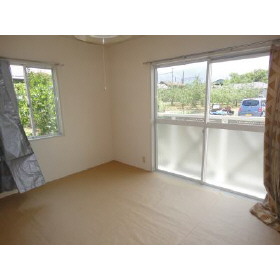 Other room space. South Japanese-style room You go out to the balcony