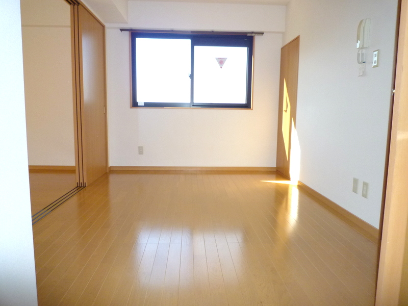 Living and room. Window of the corner room