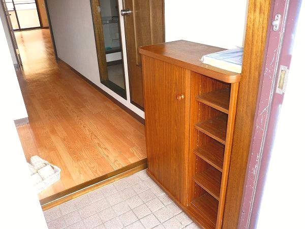 Entrance. Entrance hall