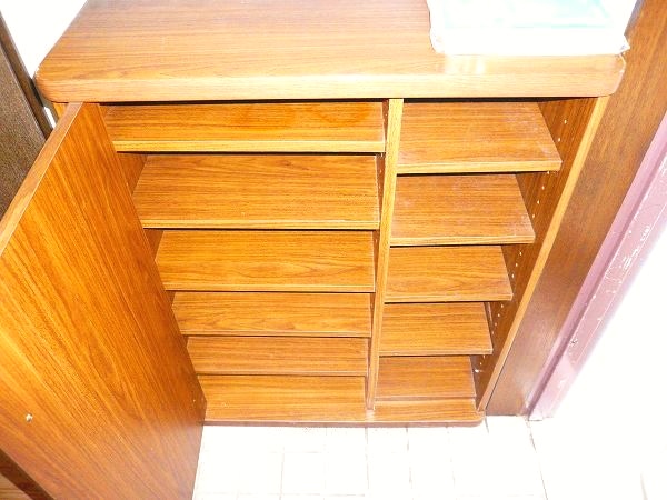 Entrance. Cupboard capacity plenty