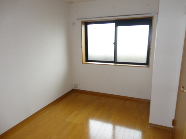 Living and room. Photos will be inverted type.