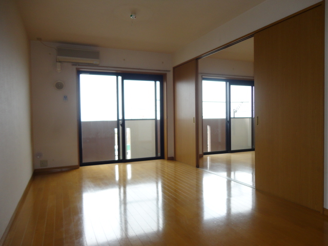 Living and room. Photos will be inverted type.