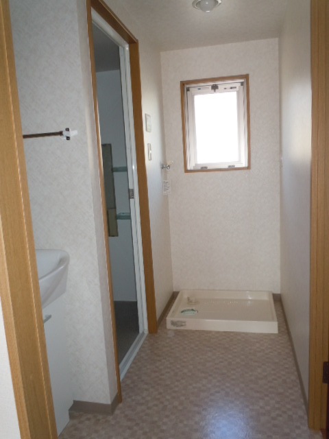 Other Equipment. Proof plate with washing machine Storage