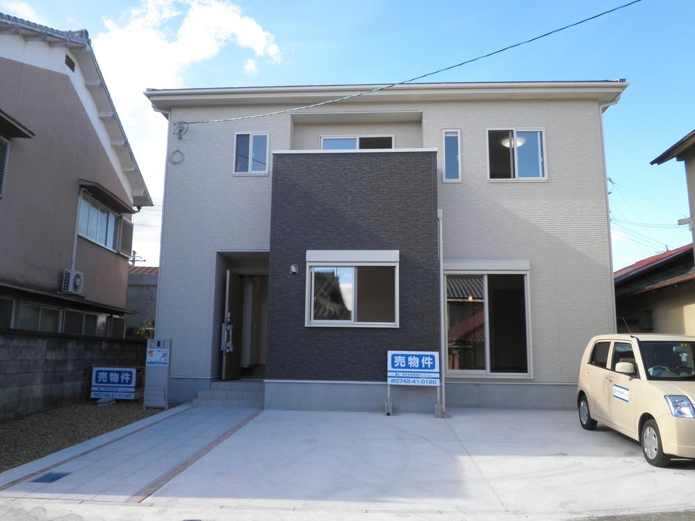 Local appearance photo. Spacious car space that would also be parked one minute !! three walk from JR Wakayama Line "Gojo Station" ☆ If so convenient location, Also in the car also in the "Train, Okay Yo also come in which way ☆ I'll call a friend at ease with the " ☆ (^ .-) Wink ☆