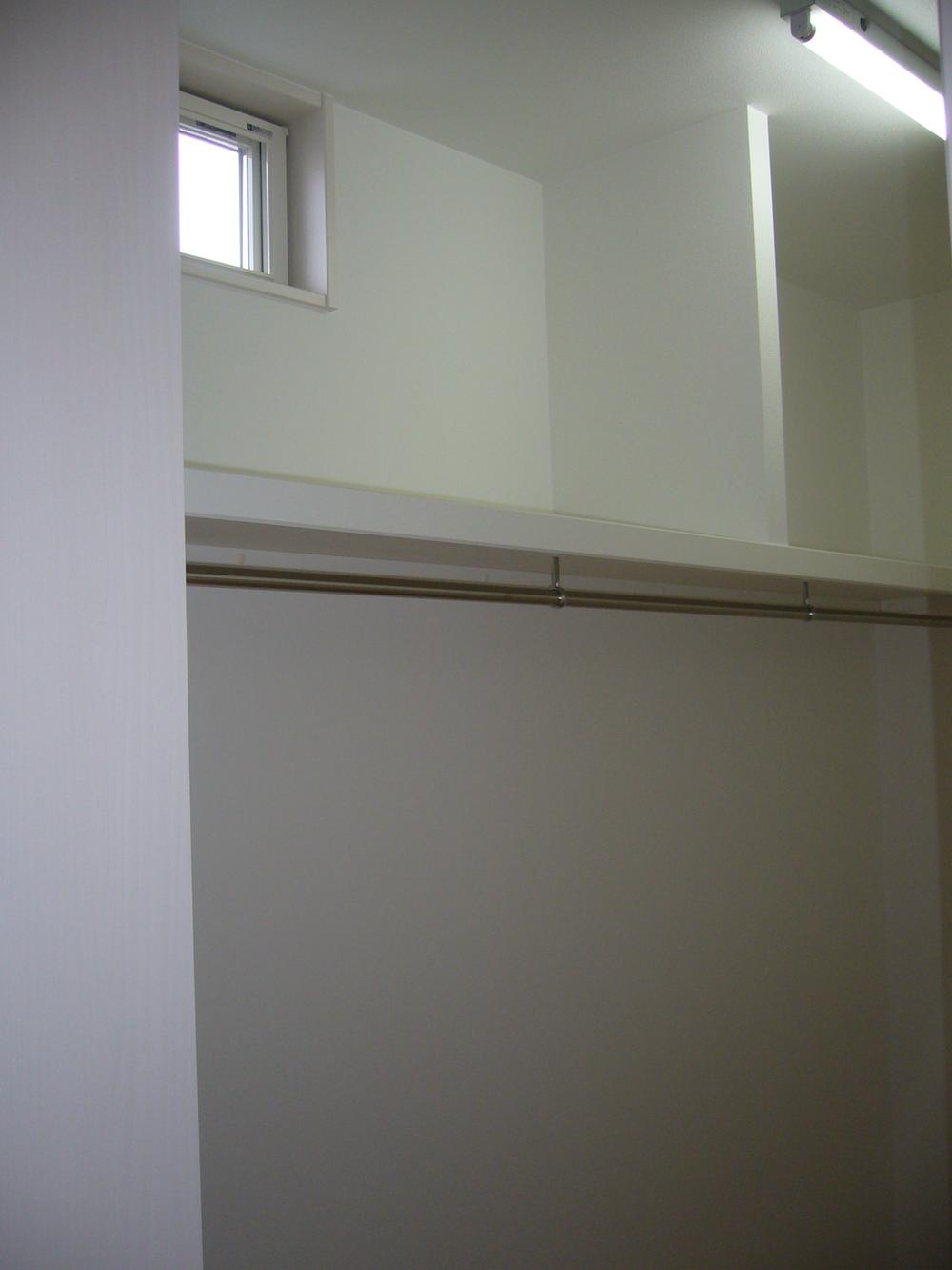 Receipt. Even in the walk-in closet, There was a small window ☆