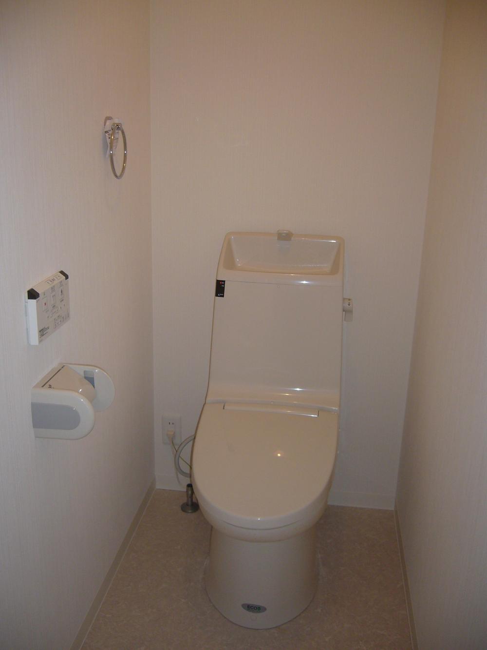 Toilet. Since the toilet is also on the second floor to the first floor, This is useful I ☆