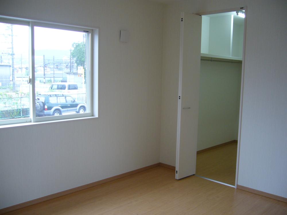 Non-living room. Walk-in closet is equipped rooms ☆