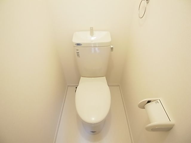 Toilet. Toilet also been replaced with a new one ~  ☆