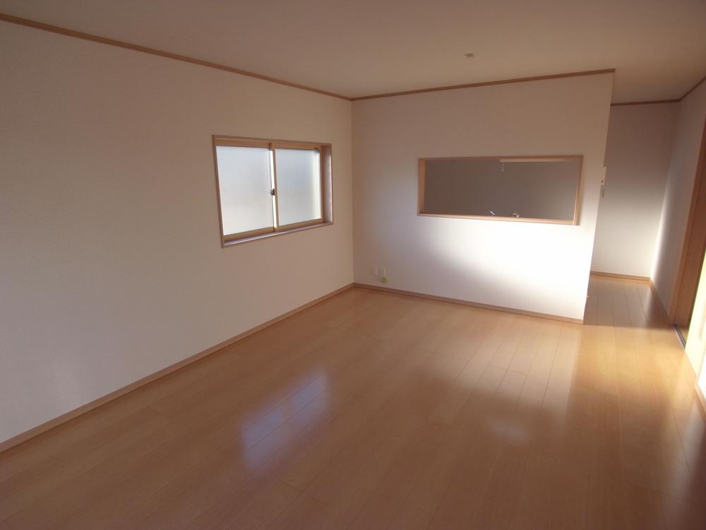 Same specifications photos (living). Same specifications living