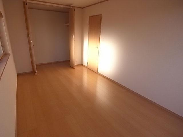 Same specifications photos (Other introspection). Same specifications Western-style