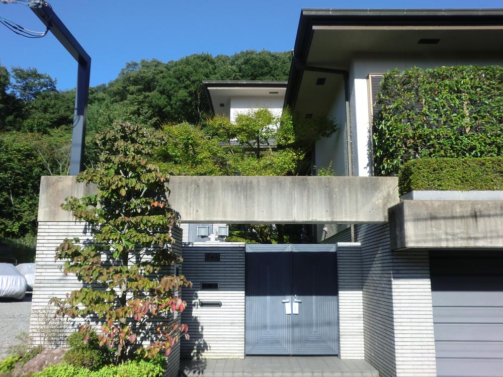 Local appearance photo. Local (10 May 2013) Shooting